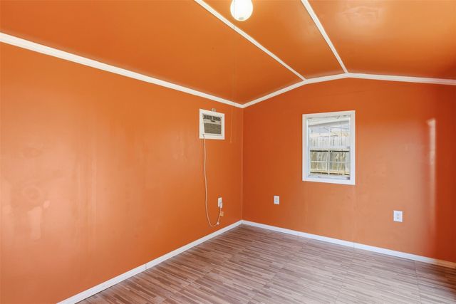 709 Lavaca LOOP, Elgin, TX 78621