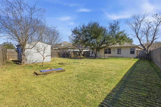 709 Lavaca LOOP, Elgin, TX 78621
