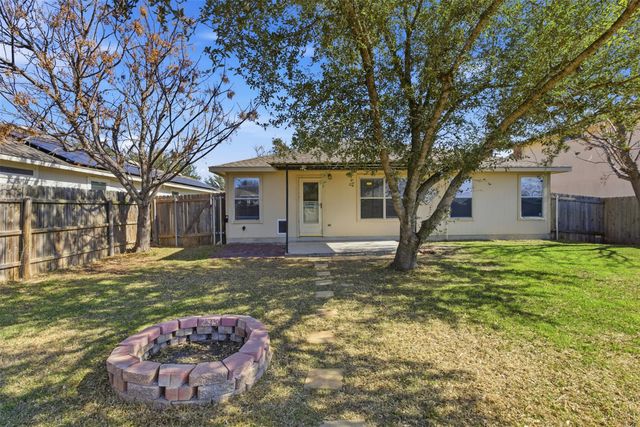 709 Lavaca LOOP, Elgin, TX 78621