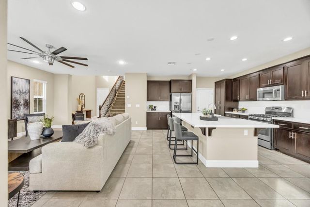 1437 Cummings Way, Folsom, CA 95630