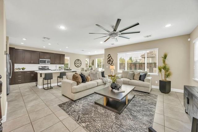 1437 Cummings Way, Folsom, CA 95630