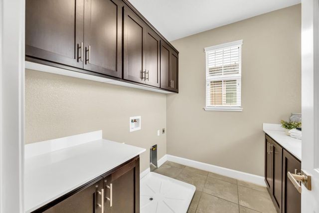 1437 Cummings Way, Folsom, CA 95630