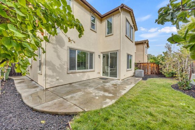 1437 Cummings Way, Folsom, CA 95630