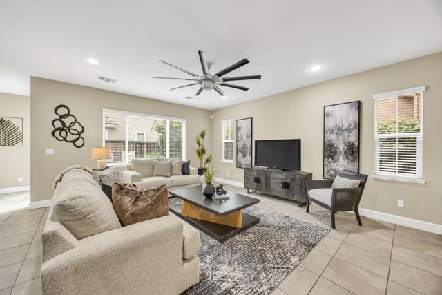 1437 Cummings Way, Folsom, CA 95630