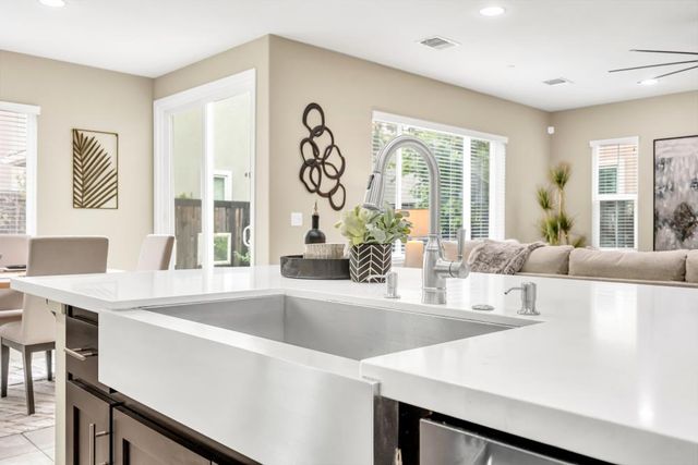 1437 Cummings Way, Folsom, CA 95630