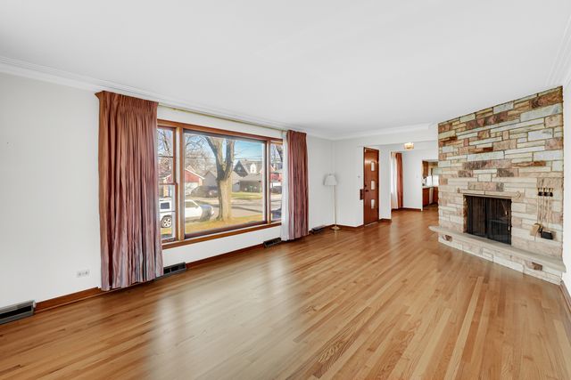 9701 S Springfield Avenue, Evergreen Park, IL 60805