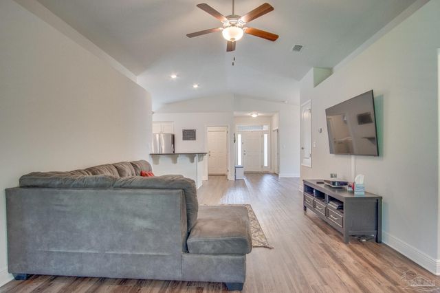 3633 Conley Dr, Cantonment, FL 32533