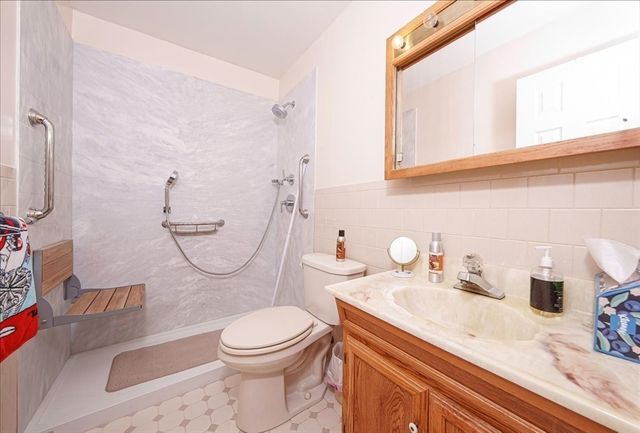 97 Marion Dr, Northbridge, MA 01588