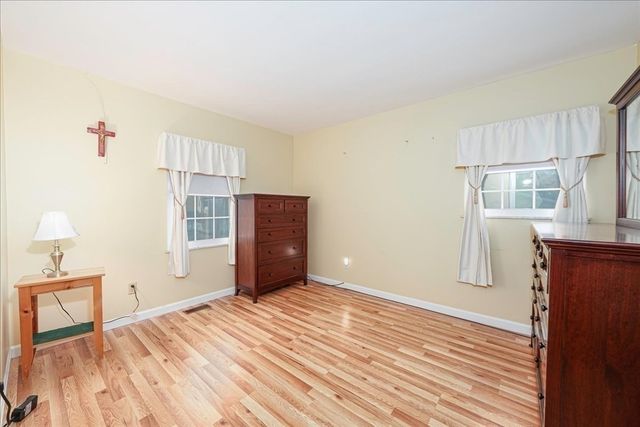 97 Marion Dr, Northbridge, MA 01588