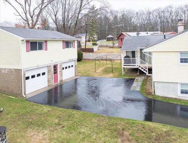 97 Marion Dr, Northbridge, MA 01588