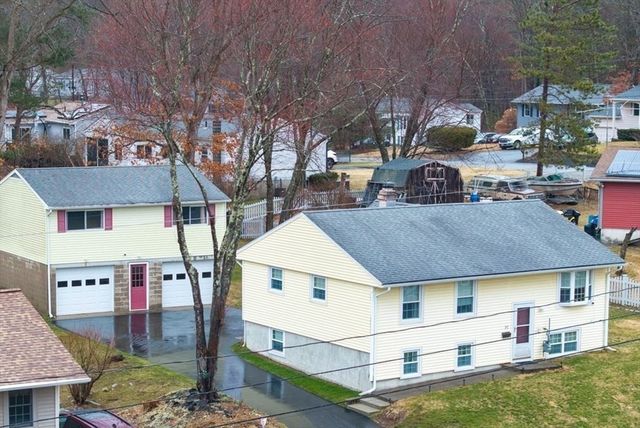 97 Marion Dr, Northbridge, MA 01588