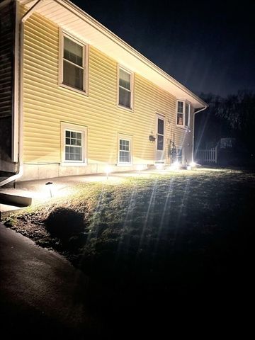 97 Marion Dr, Northbridge, MA 01588