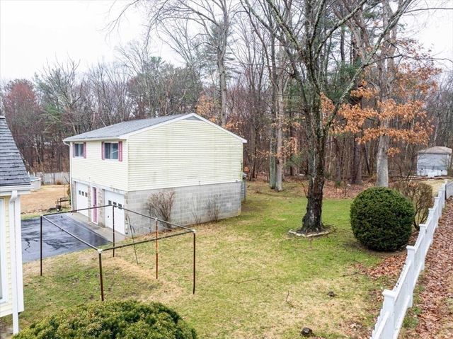 97 Marion Dr, Northbridge, MA 01588