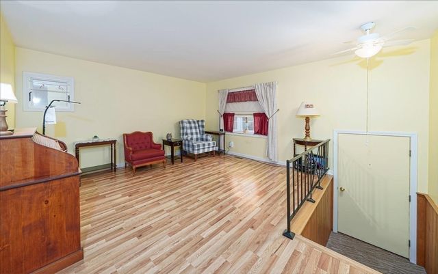 97 Marion Dr, Northbridge, MA 01588