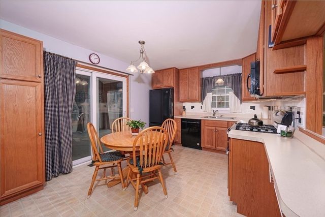 97 Marion Dr, Northbridge, MA 01588