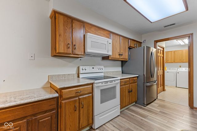 8439 Chapel Pines Drive 84, Indianapolis, IN 46234