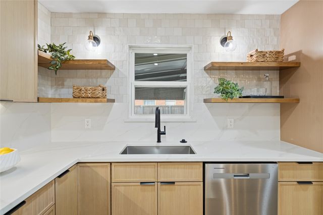 11743 Neering Drive, Dallas, TX 75218