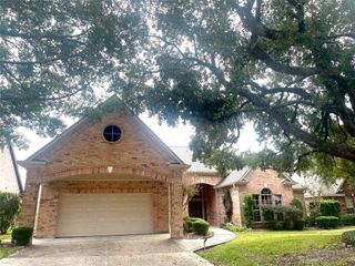 13931 Hidden Lake Lane, Sugar Land, TX 77498