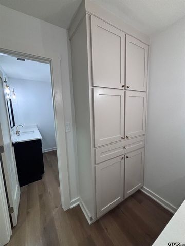 1 Sioux, Longview, TX 75605