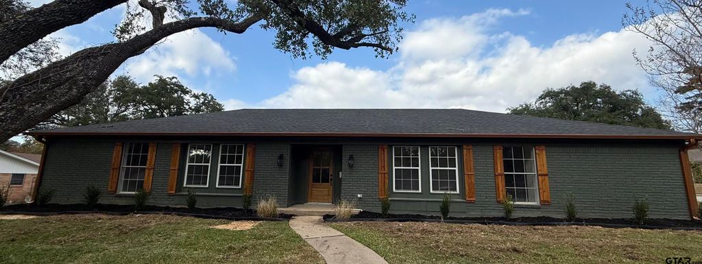 1 Sioux, Longview, TX 75605