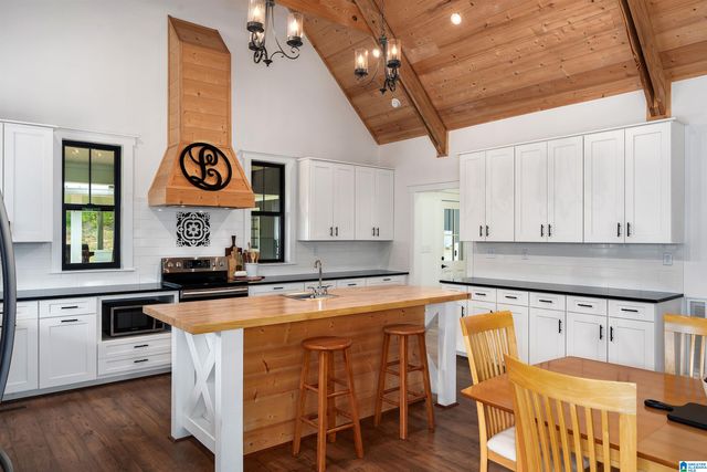 863 COUNTY ROAD 481, Clanton, AL 35046