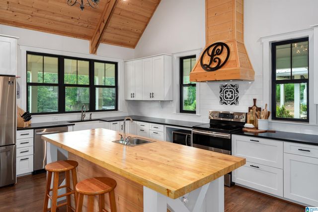 863 COUNTY ROAD 481, Clanton, AL 35046