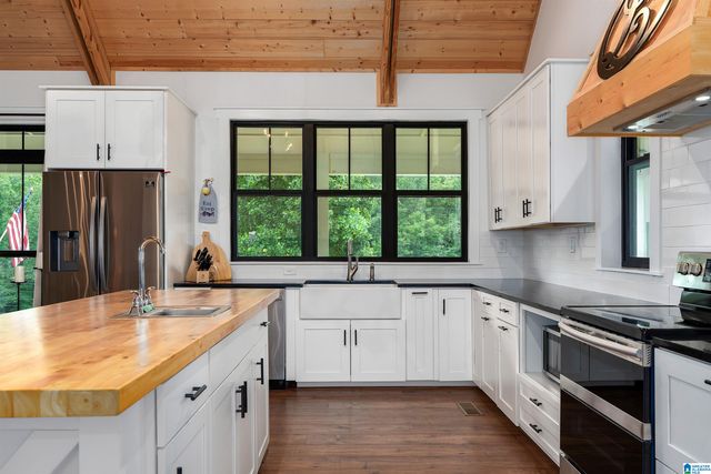 863 COUNTY ROAD 481, Clanton, AL 35046