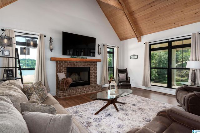 863 COUNTY ROAD 481, Clanton, AL 35046