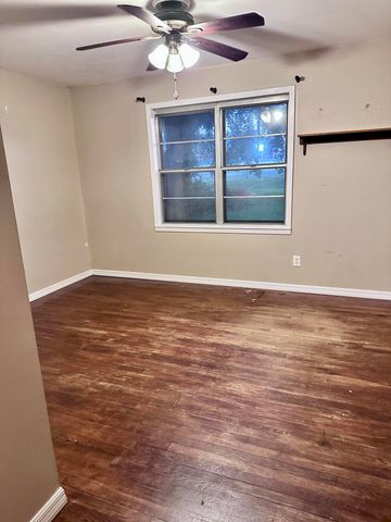 407 Miller Ave, Leesville, LA 71446