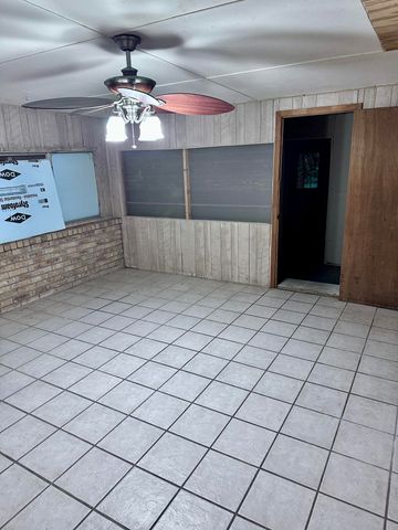 407 Miller Ave, Leesville, LA 71446