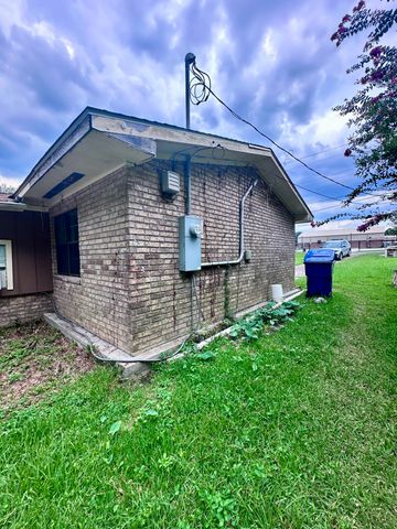 407 Miller Ave, Leesville, LA 71446