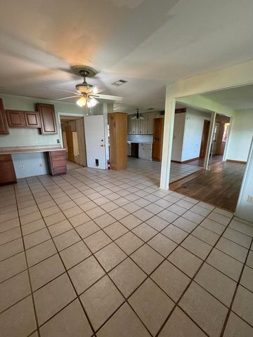 407 Miller Ave, Leesville, LA 71446