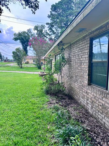 407 Miller Ave, Leesville, LA 71446