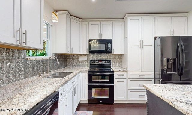 6433 RIVER POINT Drive, Fleming Island, FL 32003