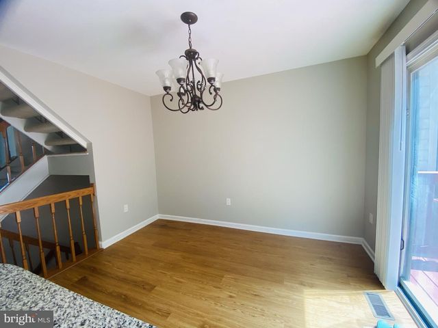 12888 HUNTERBROOK DR, Woodbridge, VA 22192