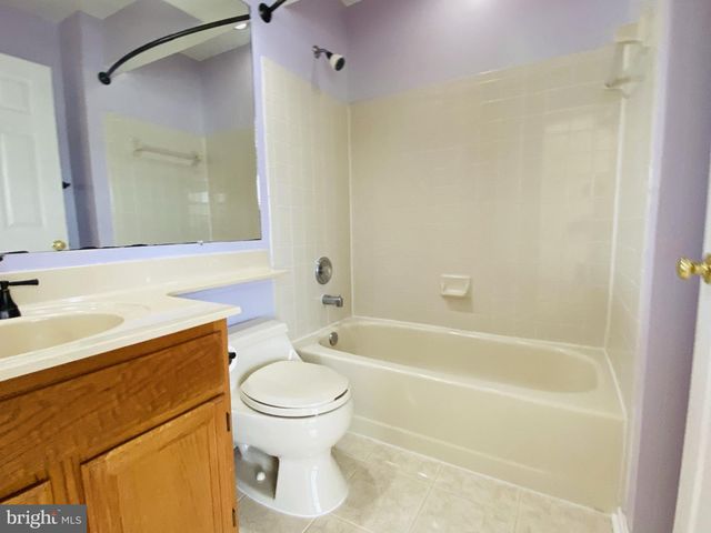 12888 HUNTERBROOK DR, Woodbridge, VA 22192