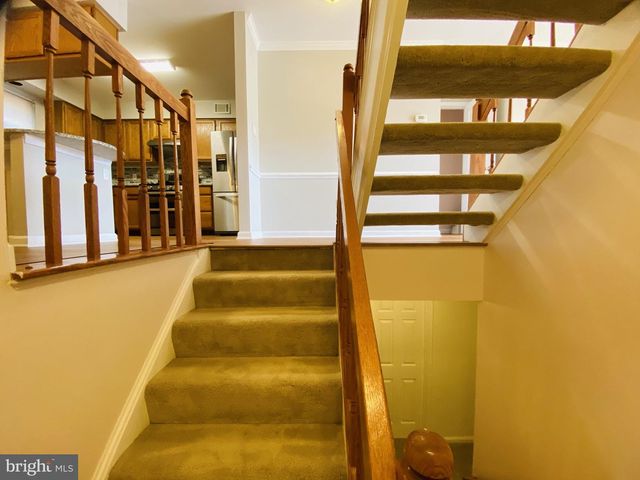 12888 HUNTERBROOK DR, Woodbridge, VA 22192