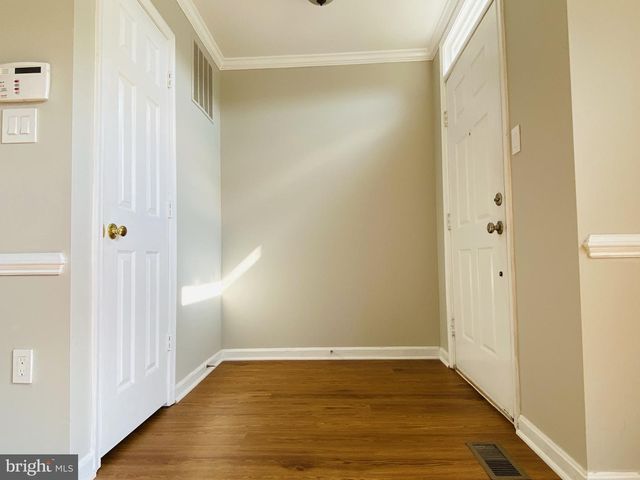 12888 HUNTERBROOK DR, Woodbridge, VA 22192