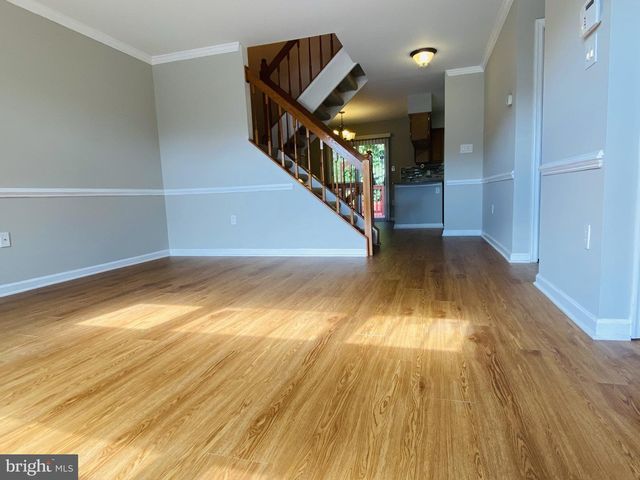 12888 HUNTERBROOK DR, Woodbridge, VA 22192