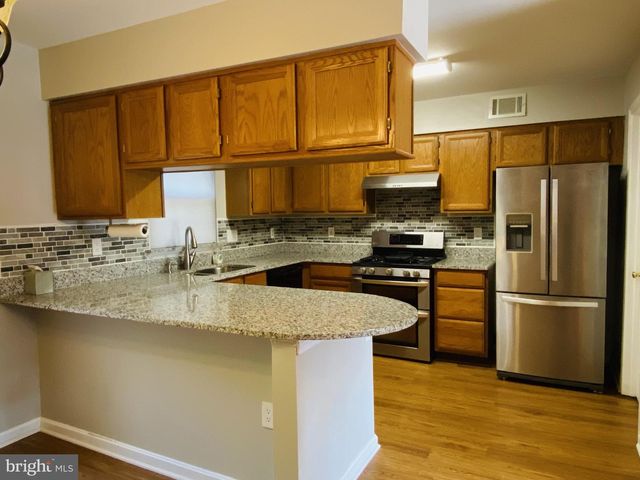 12888 HUNTERBROOK DR, Woodbridge, VA 22192