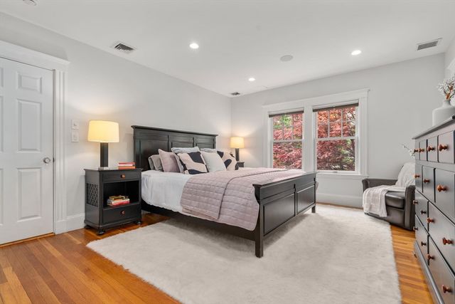 799 Commonwealth Avenue, Newton, MA 02459