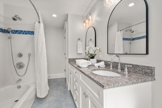 799 Commonwealth Avenue, Newton, MA 02459