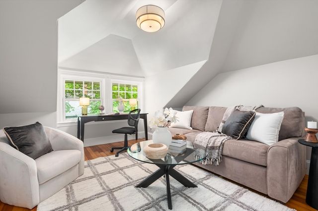 799 Commonwealth Avenue, Newton, MA 02459