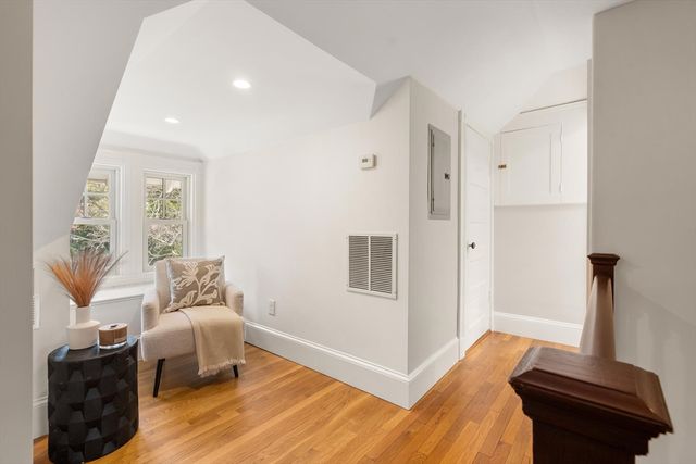 799 Commonwealth Avenue, Newton, MA 02459