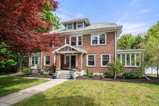 799 Commonwealth Avenue, Newton, MA 02459