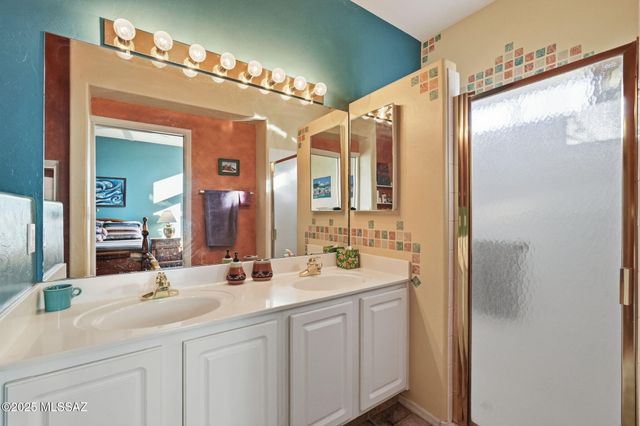 575 W Via Rosaldo, Green Valley, AZ 85614