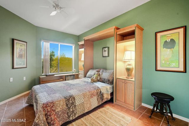 575 W Via Rosaldo, Green Valley, AZ 85614