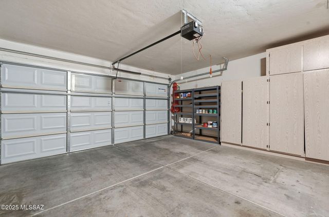 575 W Via Rosaldo, Green Valley, AZ 85614