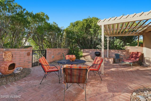 575 W Via Rosaldo, Green Valley, AZ 85614