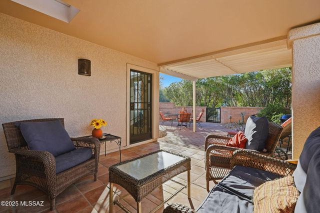 575 W Via Rosaldo, Green Valley, AZ 85614